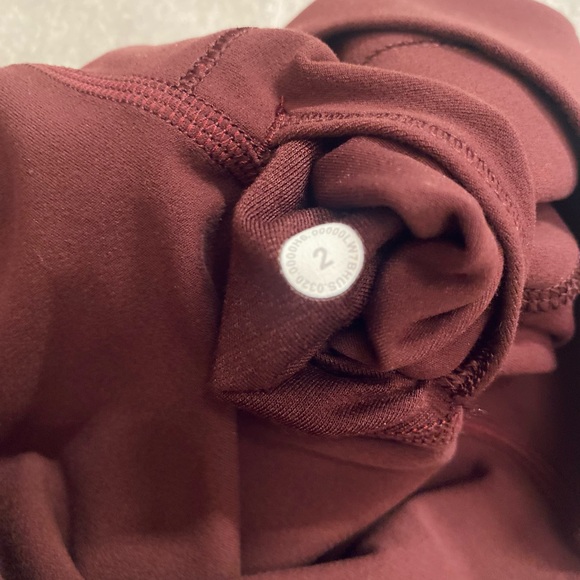 LULULEMON Align Super High Rise 10” Shorts Cassis size 2 EUC - Picture 7 of 7